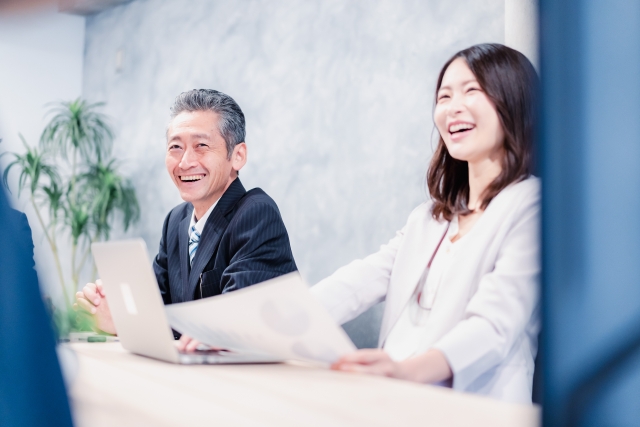 雑談で盛り上がり面接時間が長くなる